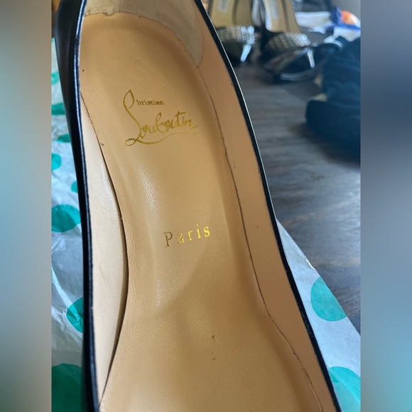 COPY - Christian Louboutin Black Leather Studded Cabo Pumps Size 38.5 - Picture 6 of 6